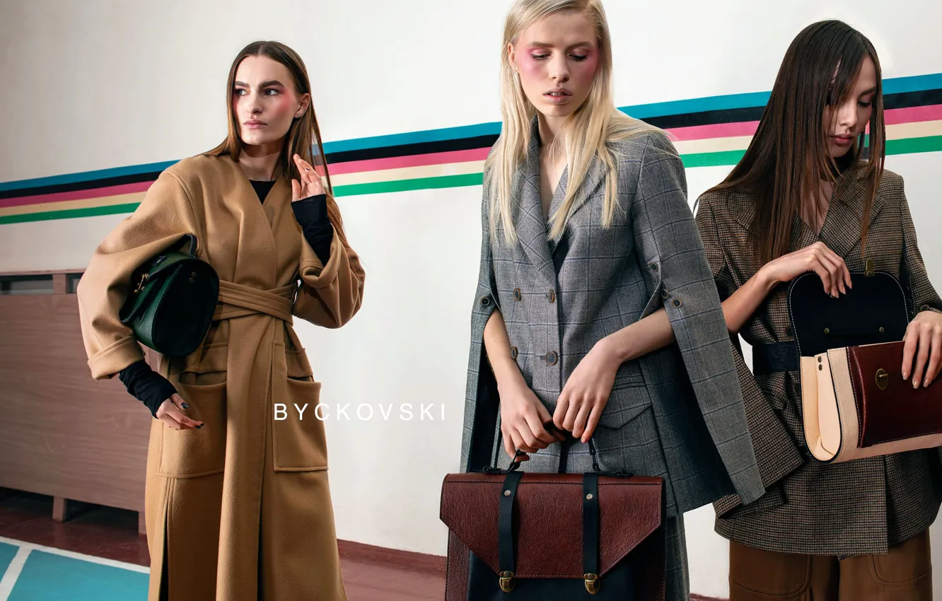 Фото обои бренд, три девушки, сумочки, три модели, BYCKOVSKI