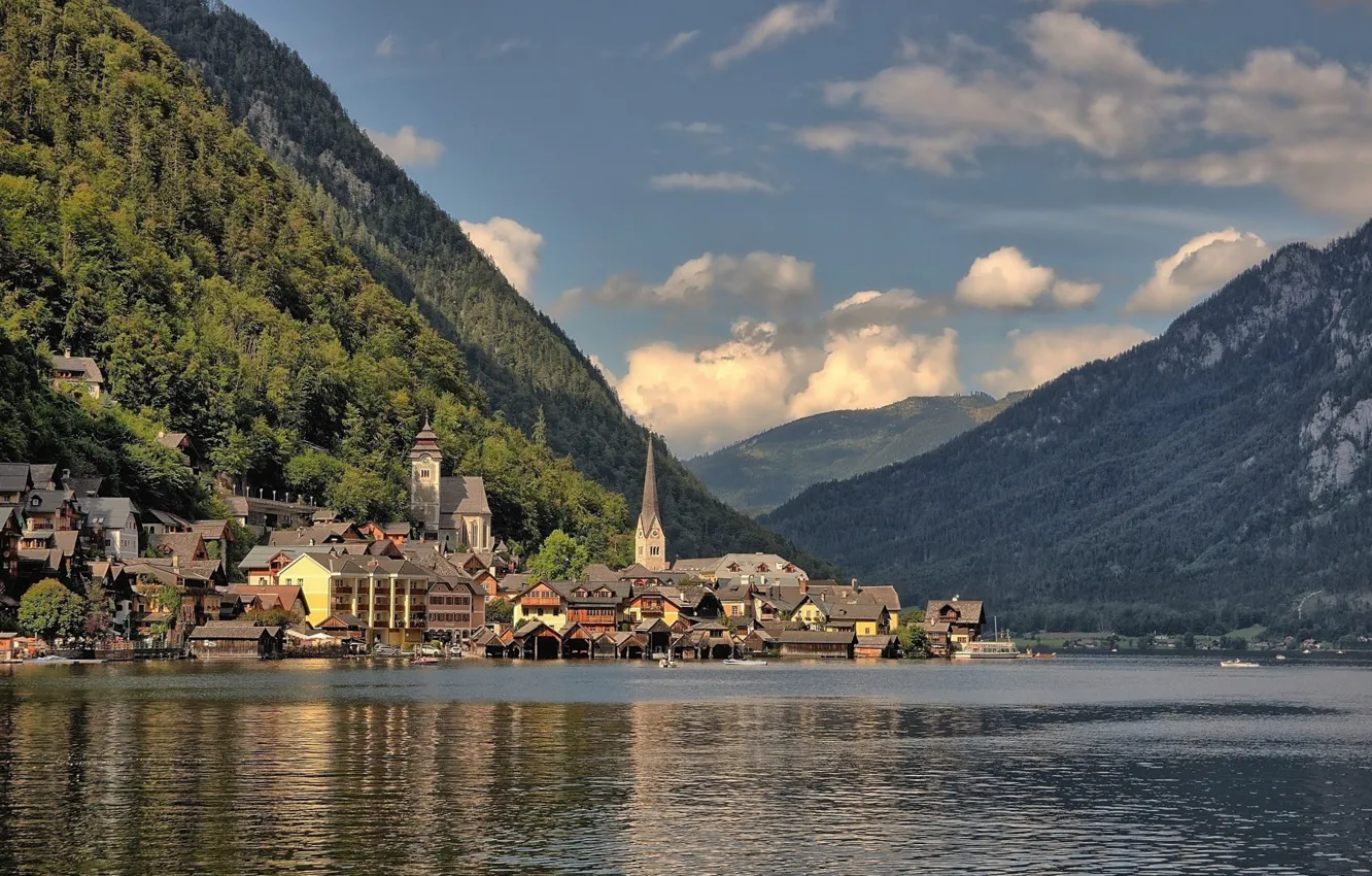Фото обои облака, пейзаж, горы, озеро, башня, дома, Австрия, городок