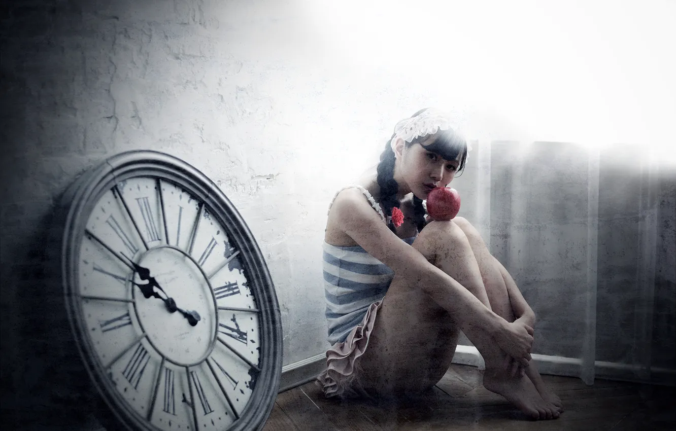Фото обои часы, яблоко, обработка, ножки, восточная девушка
