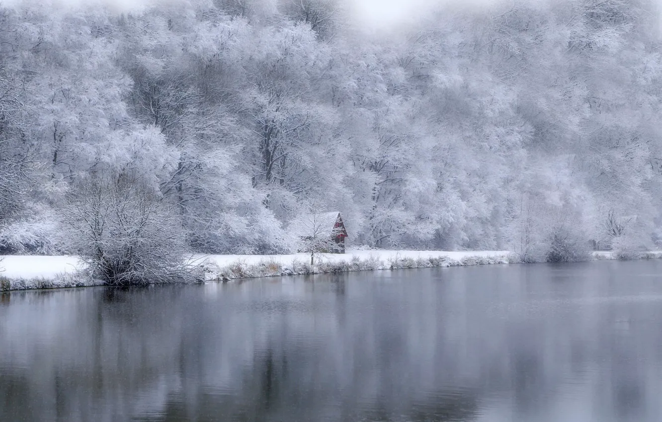 Фото обои зима, озеро, дом