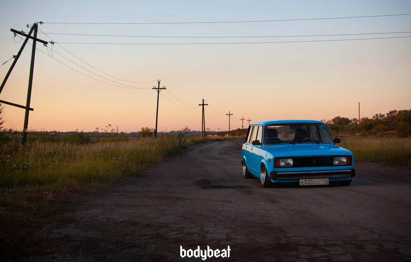 Фото обои асфальт, столбы, blue, голубая, 2104, советская машина, bodybeat