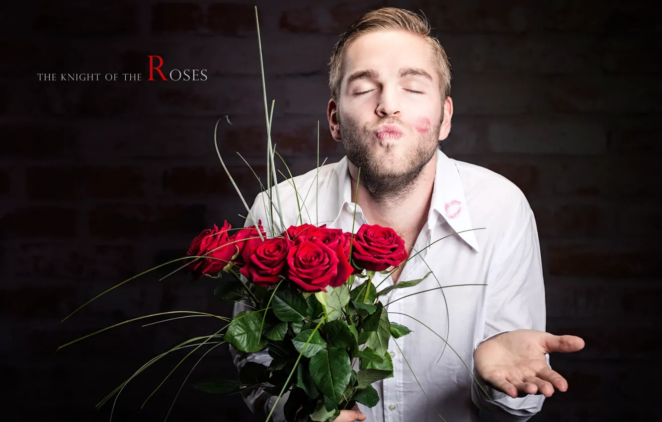Фото обои фон, розы, мужчина