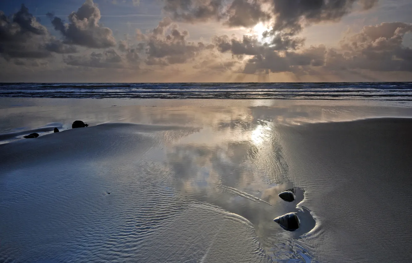Фото обои песок, море, закат, камни, берег, отлив, Пейзаж