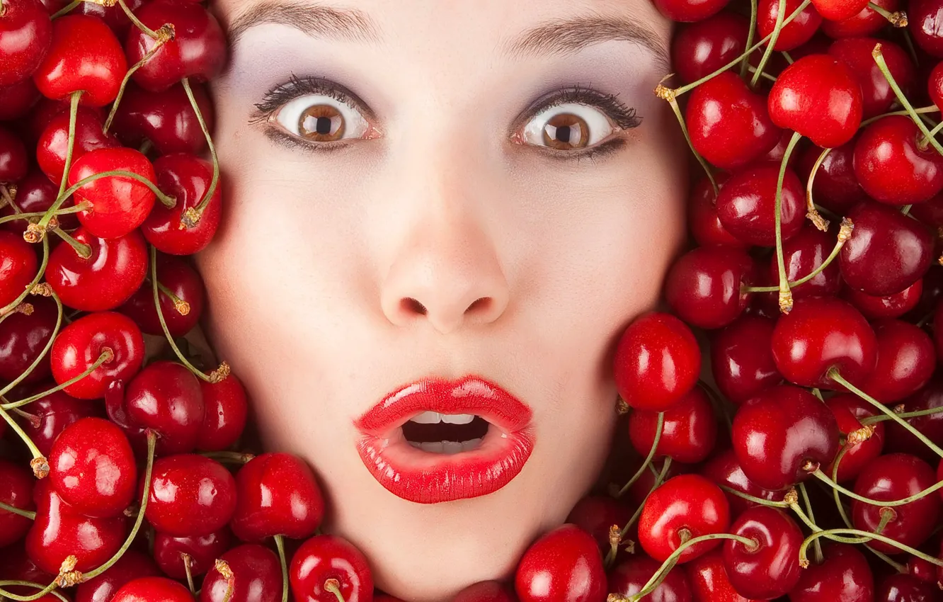 Фото обои pretty, face, cherry, funny, cherries, silly, lipstick, surprise