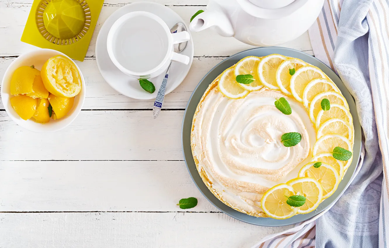 Фото обои лимон, чай, пирог, крем, дольки, творог, безе, лимонный