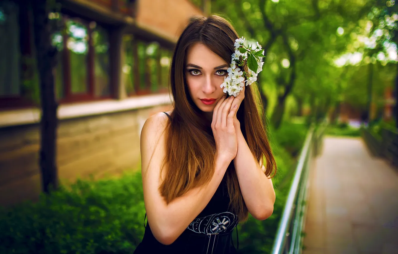 Фото обои Girl, Red, Nature, Cool, Model, Green, Flowers, Eyes