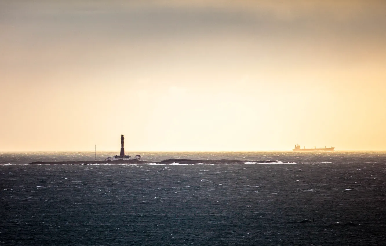 Фото обои sea, ship, wind, sunlight, lighthouse, troubled sea
