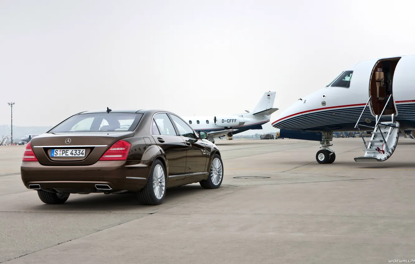 Фото обои car, машина, Mercedes, plane, S-class, car and plane