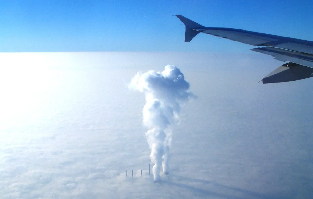 Фото обои трубы, самолет, дым, Облака