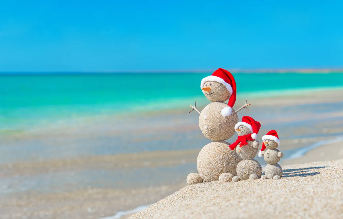 Фото обои песок, море, пляж, Новый Год, Рождество, снеговик, happy, Christmas