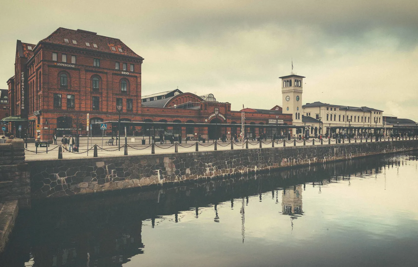 Фото обои Sweden, reflection, channel, gray clouds, Malmö