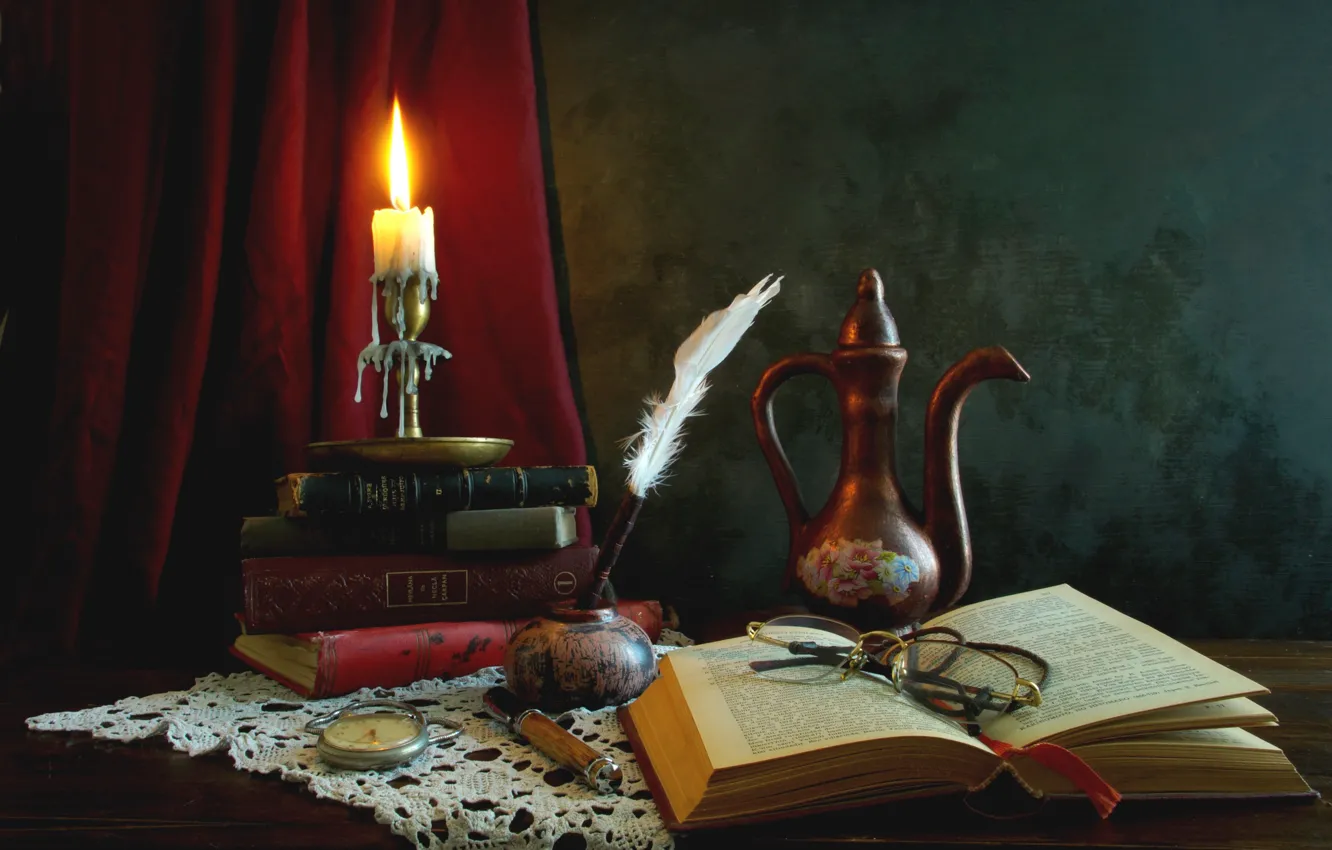 Фото обои перо, часы, книги, свеча, очки, натюрморт, кофейник