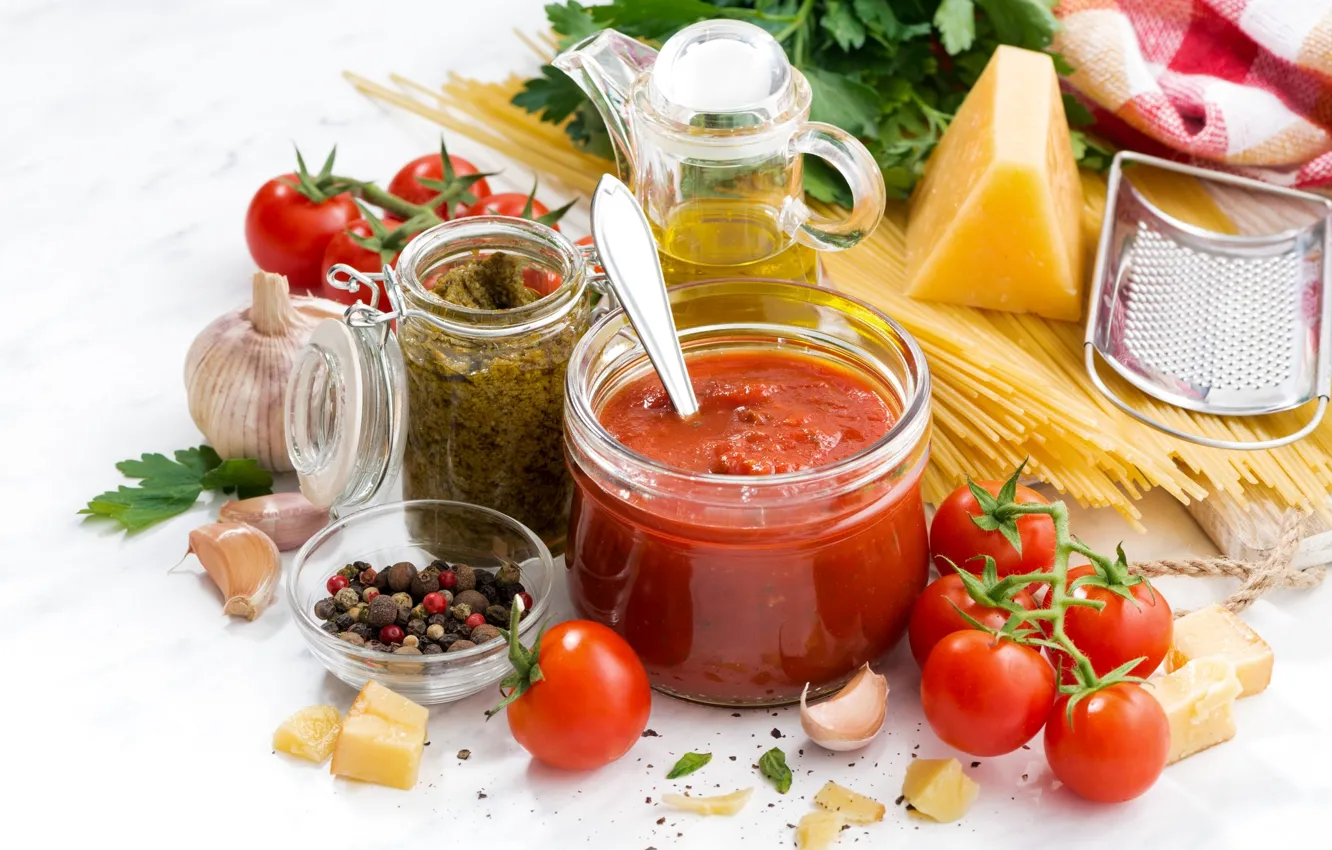 Фото обои масло, сыр, перец, помидоры, спагетти, соус, петрушка, специи