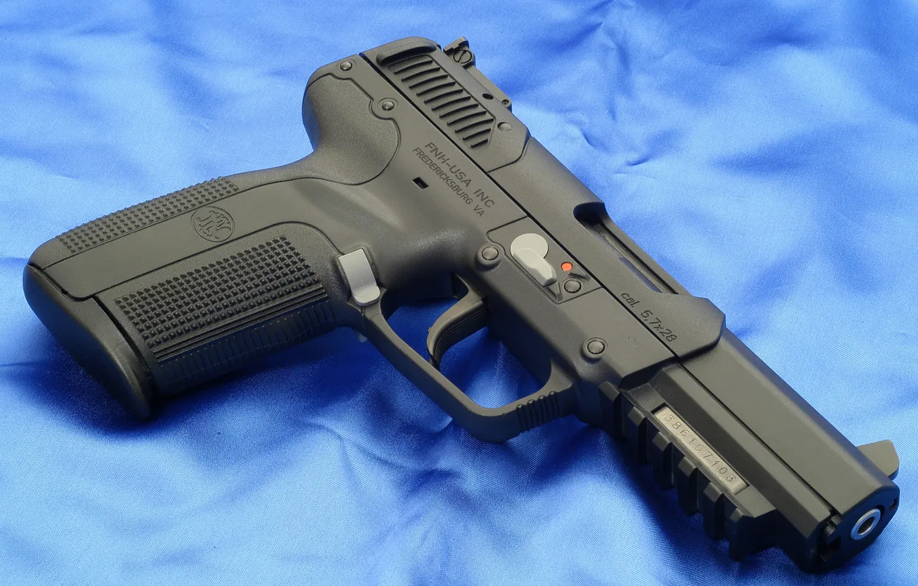 Фото обои pistol, blue, 7mm, Pistol FN Herstal Pistol cal. 5