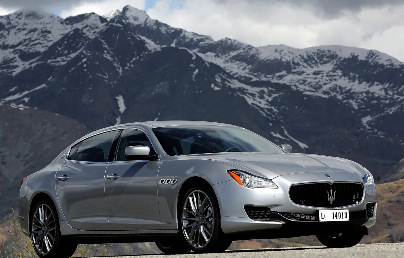 Фото обои машина, небо, горы, Maserati, Quattroporte S, передок