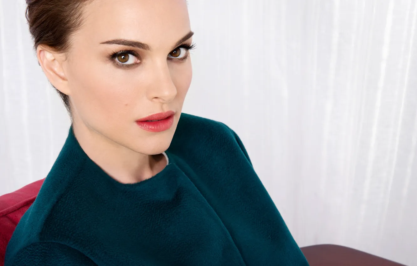 Фото обои взгляд, портрет, макияж, актриса, прическа, Natalie Portman, Натали Портман, шатенка