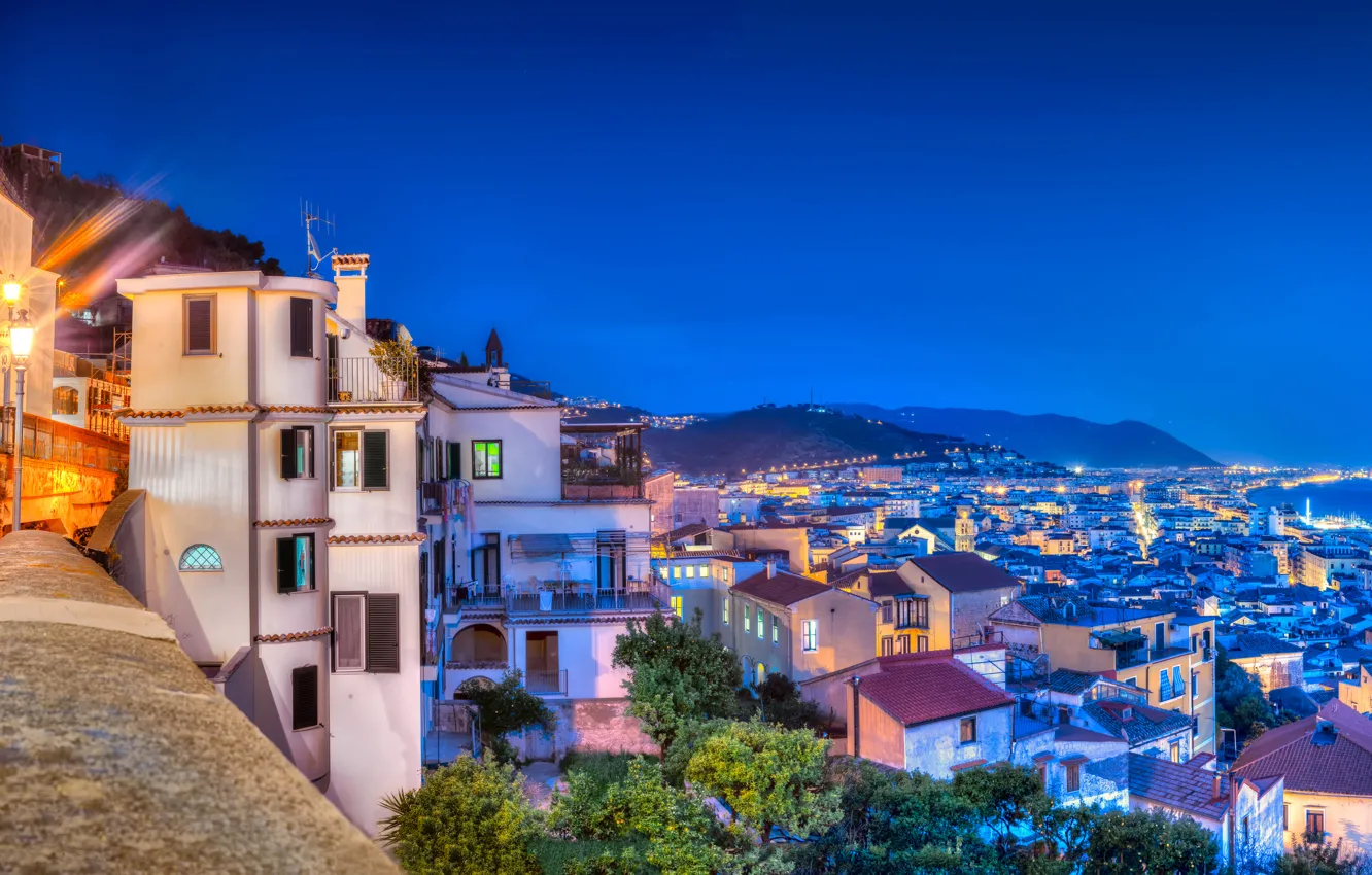 Фото обои море, побережье, здания, Италия, панорама, ночной город, Italy, Campania