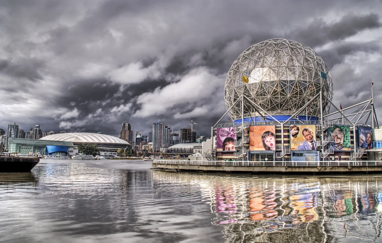Фото обои небо, вода, шторм, город, шар, реклама, постеры, Canada - Vancouver