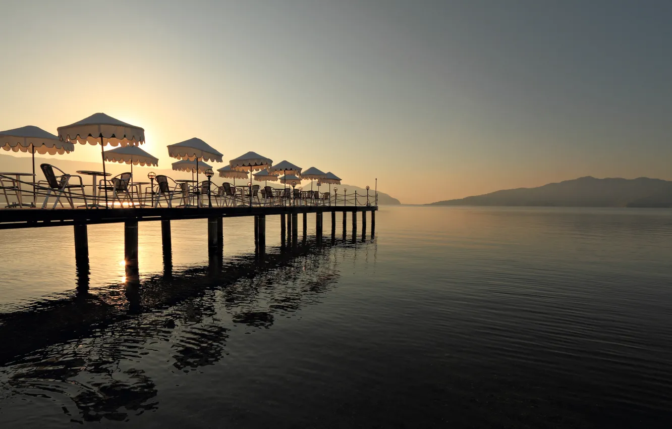 Фото обои море, пирс, зонты, курорт, Турция, столики