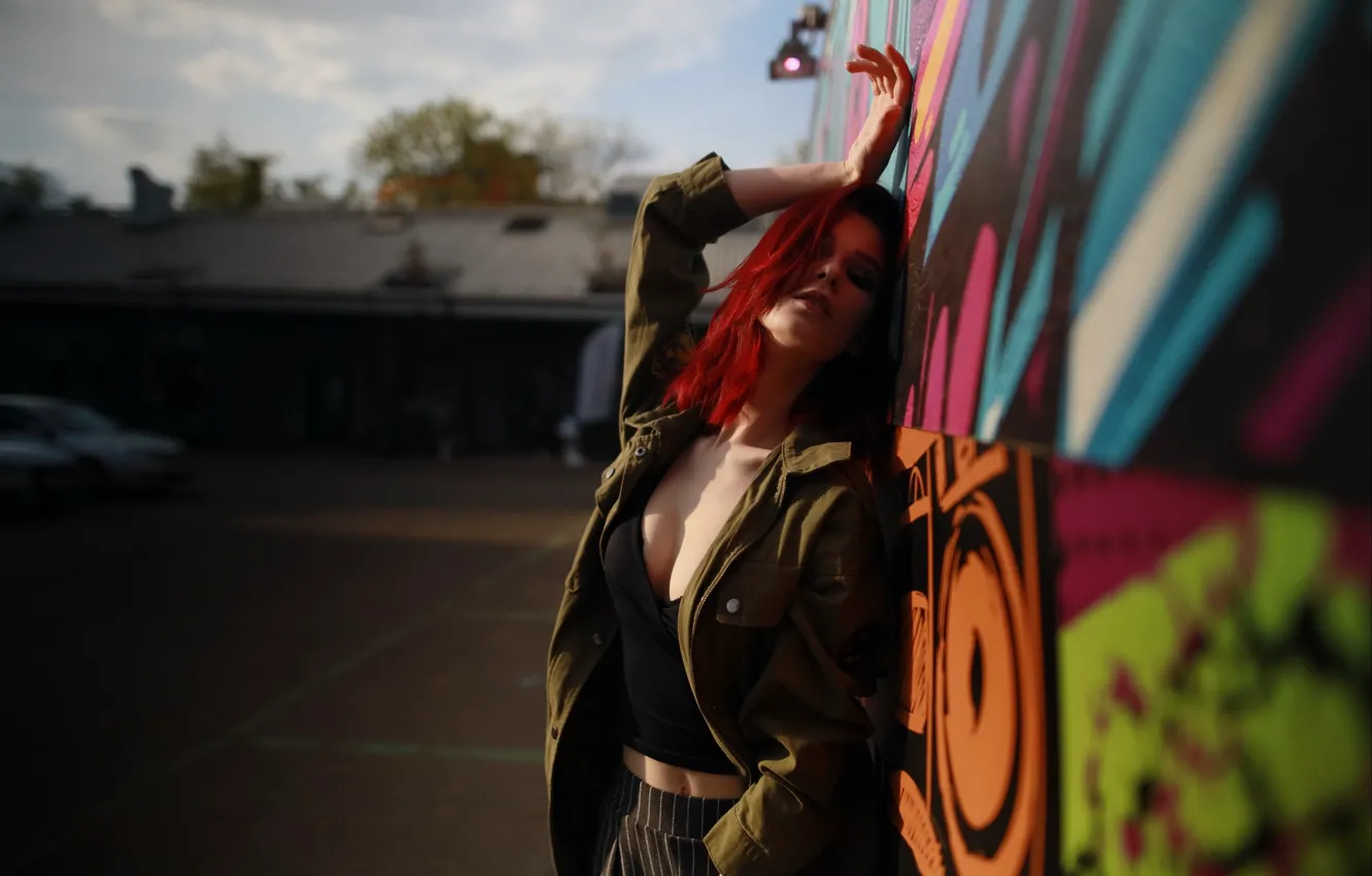 Фото обои graffiti, sky, clouds, model, women, redhead, jacket, closed eyes