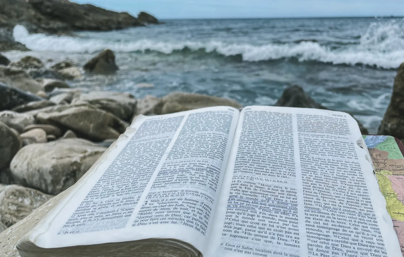 Фото обои Love, Christian, God, Ocean, Rocks, Reading, Stones, Bible