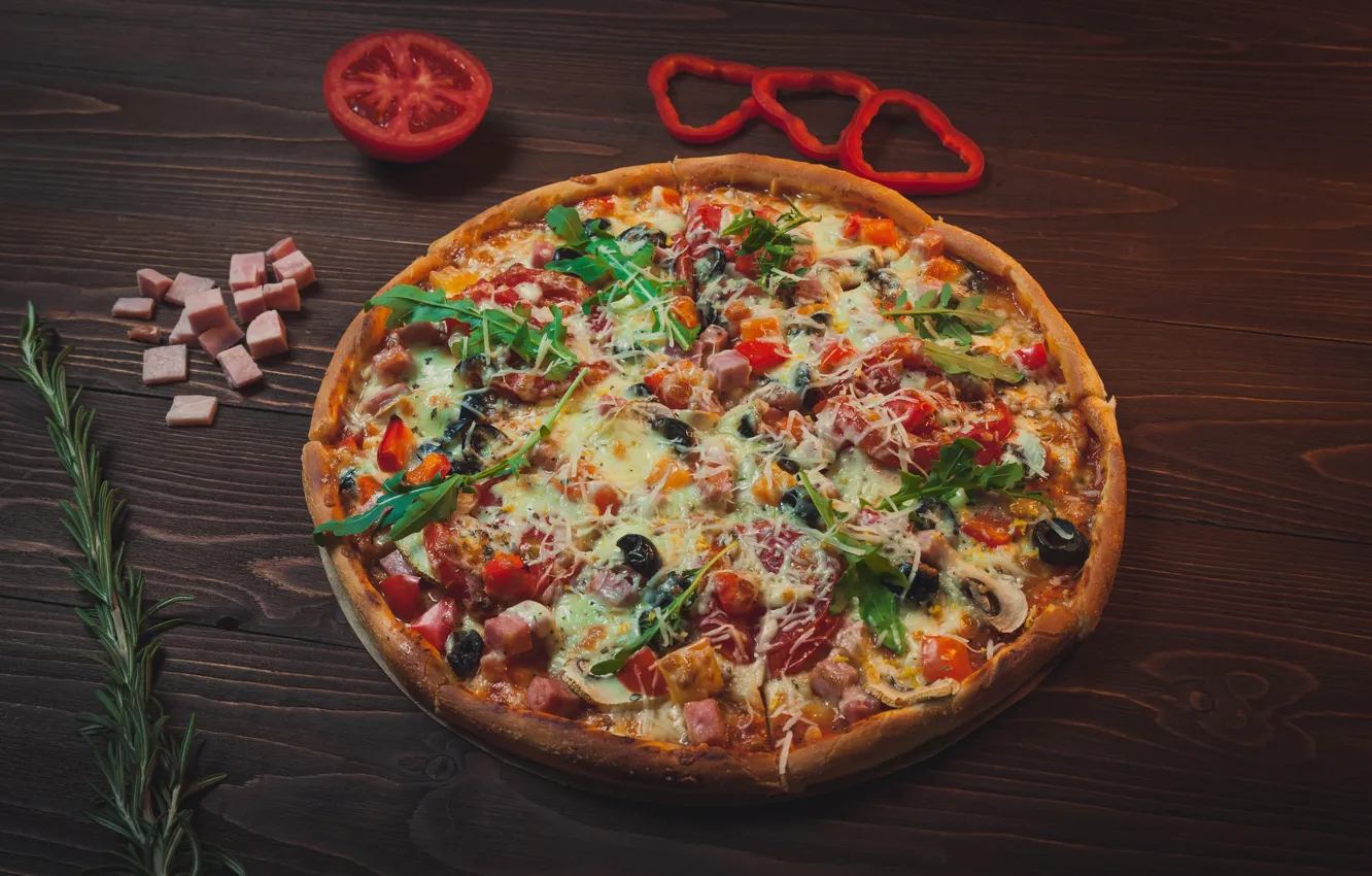 Фото обои еда, перец, пицца, томат, начинка, ветчина