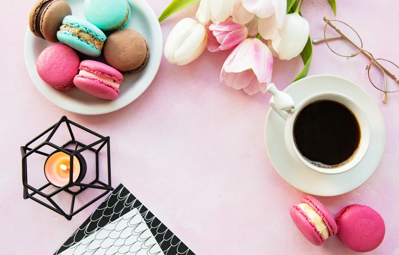 Фото обои colorful, тюльпаны, pink, tulips, coffee cup, macaroons, macaron, чашка кофе