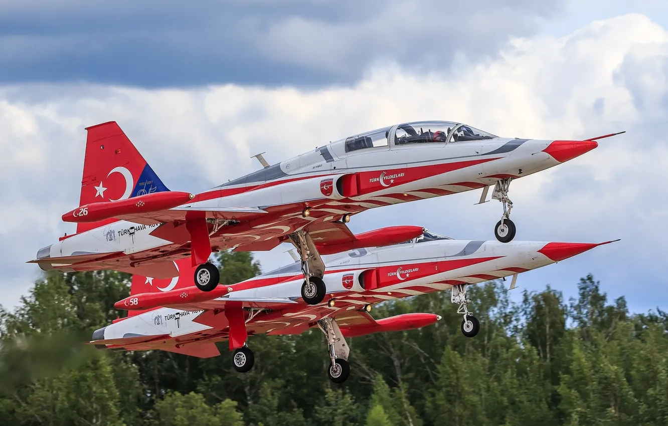 Фото обои пара, самолёт, взлет, Northrop F-5