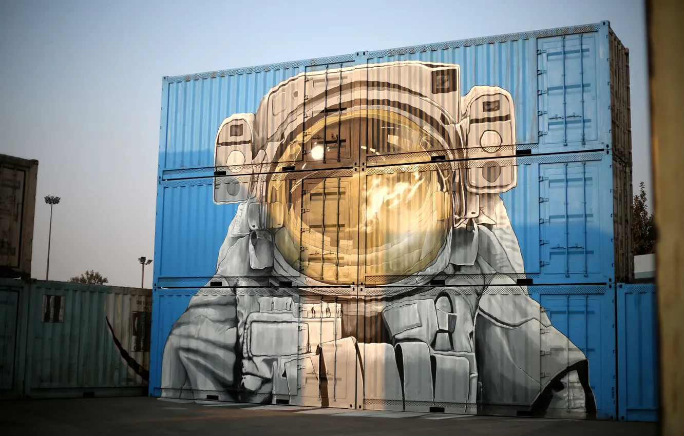 Фото обои небо, city, город, граффити, космонавт, скафандр, graffiti, sky