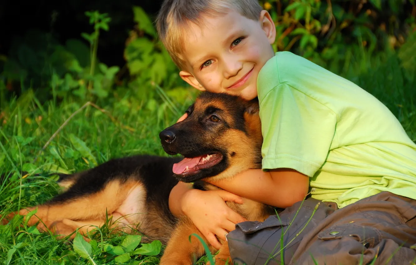 Фото обои друг, ребенок, собака, мальчик, щенок, друзья, обнимает