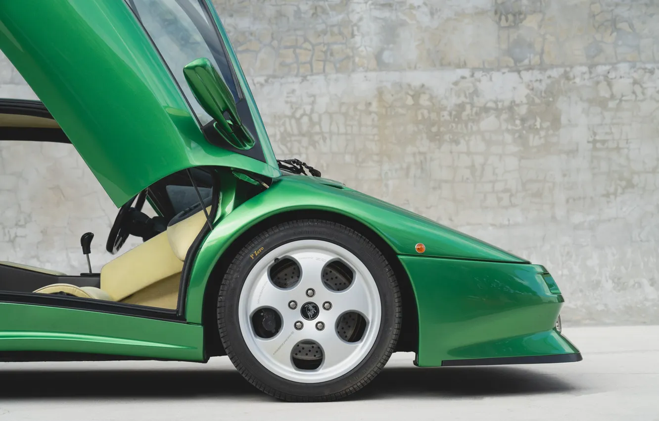 Фото обои Lamborghini, Diablo, wheel, close up, Lamborghini Diablo SE30