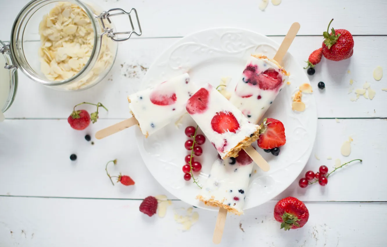 Фото обои ягоды, малина, черника, клубника, мороженое, десерт, strawberry, blueberry