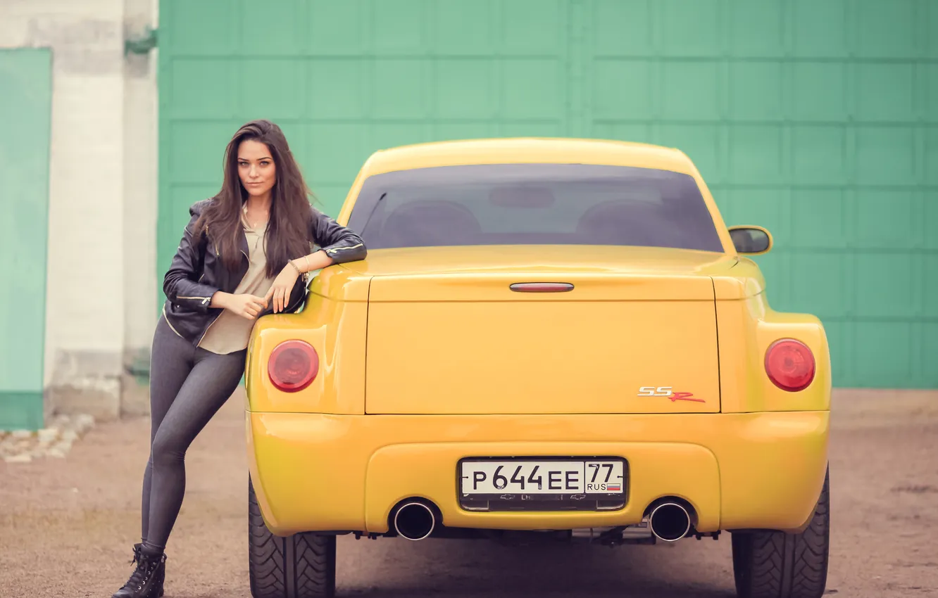 Фото обои car, long hair, woman, young, beautiful, model, look, jacket
