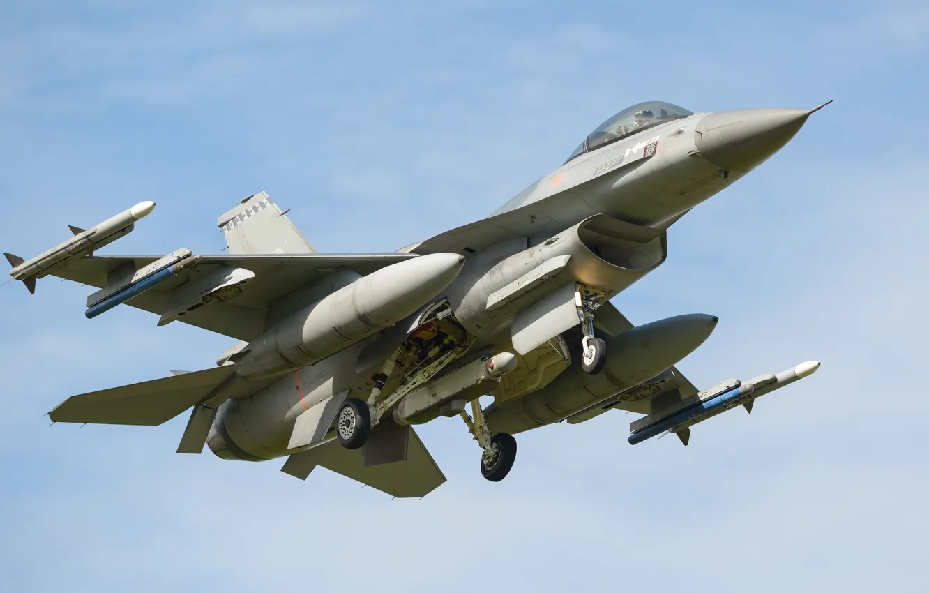 Фото обои истребитель, взлет, General Dynamics, F-16A