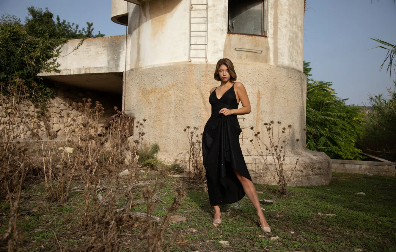 Фото обои wall, cleavage, tower, hot girl, brown hair, nature, model, Parker
