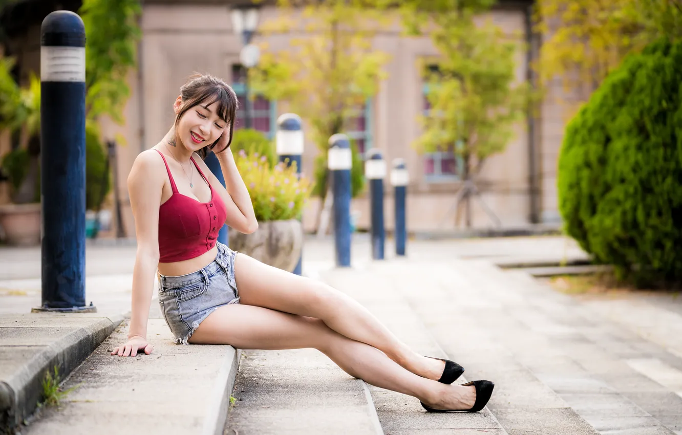 Фото обои улыбка, улица, smile, большая грудь, street, big tits, asian girl, летний день