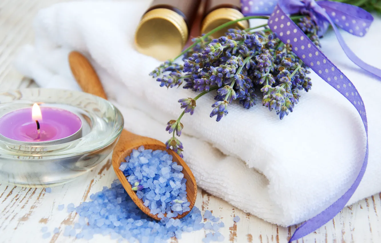 Фото обои полотенце, свечи, лаванда, lavender, candles, towel, морская соль, цветы лаванды