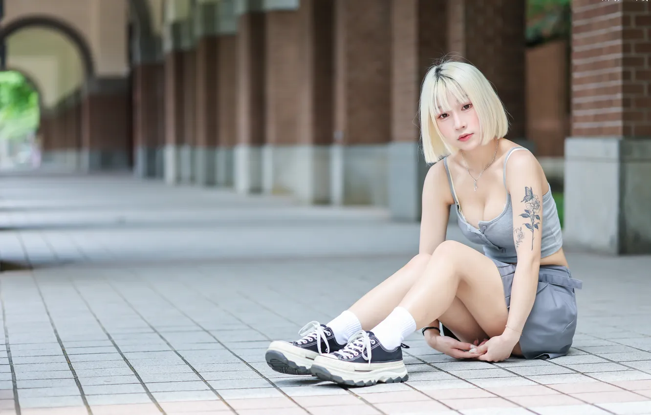 Фото обои девушка, улица, азиатка