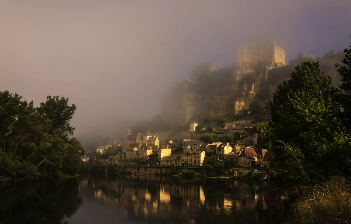Фото обои туман, замок, Франция, утро, средневековый, Шато-де-Бейнак, река Дордонь