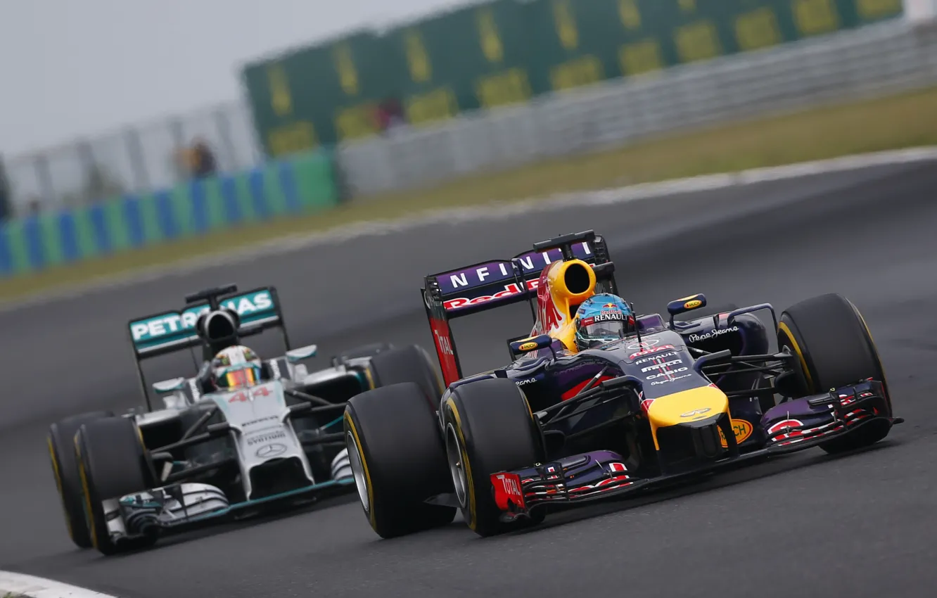 Фото обои Гонщик, Formula 1, Red Bull, Vettel, Чемпион, Sebastian, RB10