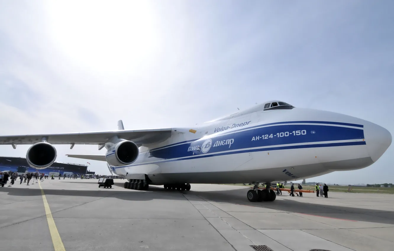 Фото обои небо, Аэропорт, самолёт, Sky, aircraft, Советский, Ан-124, Руслан