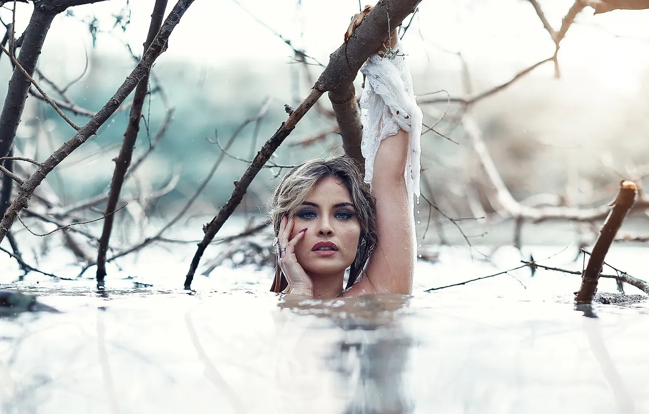 Фото обои девушка, озеро, отражение, ветви, photographer, Alessandro Di Cicco
