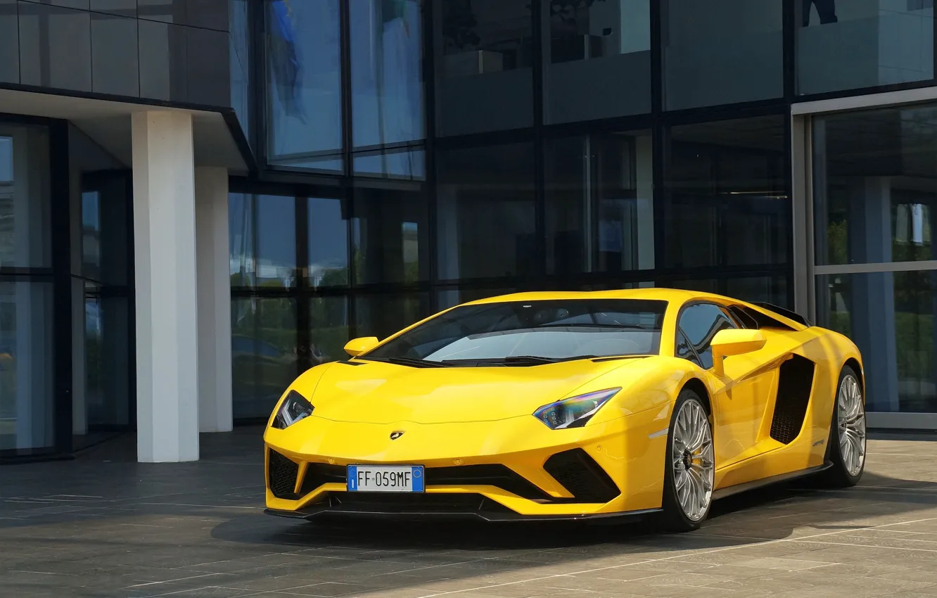 Фото обои Lamborghini, Yellow, Aventador