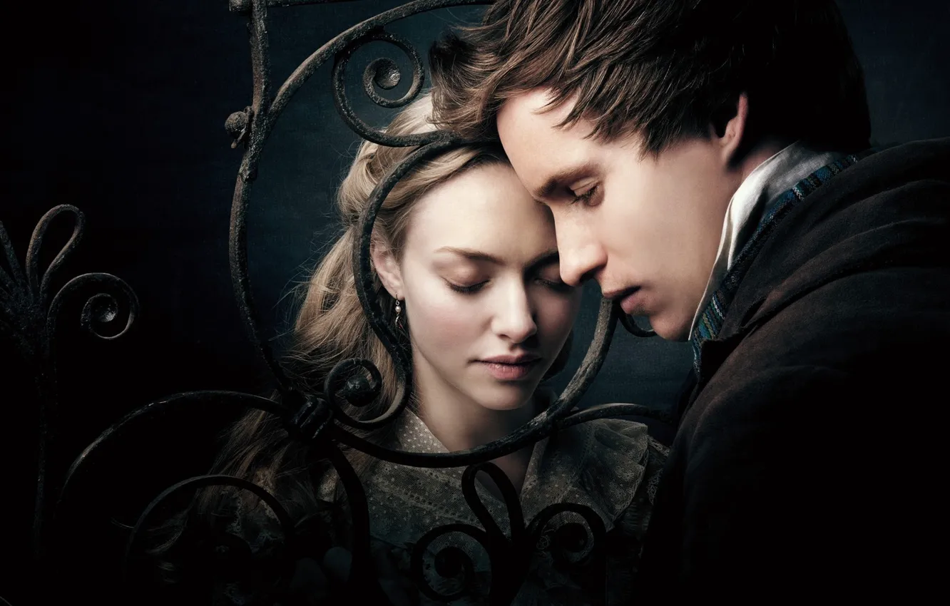 Фото обои фильм, актриса, парень, влюбленные, Amanda Seyfried, отверженные