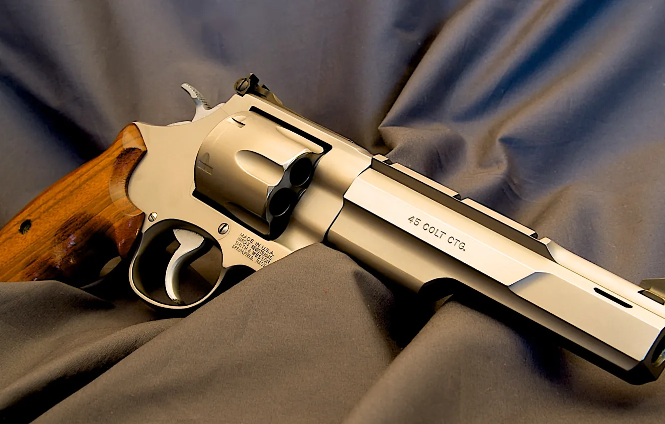Фото обои Golden, Revolver, Weapon, Smith &ampamp; Wesson, Wooden, 45 Colt, S&ampamp;W 625, Performance Center