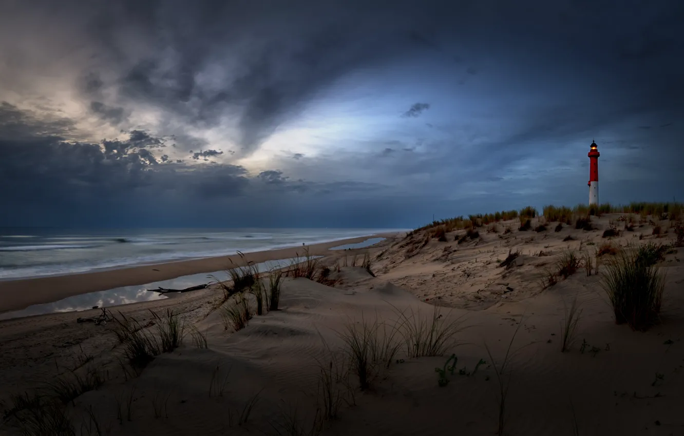 Фото обои море, тучи, берег, маяк