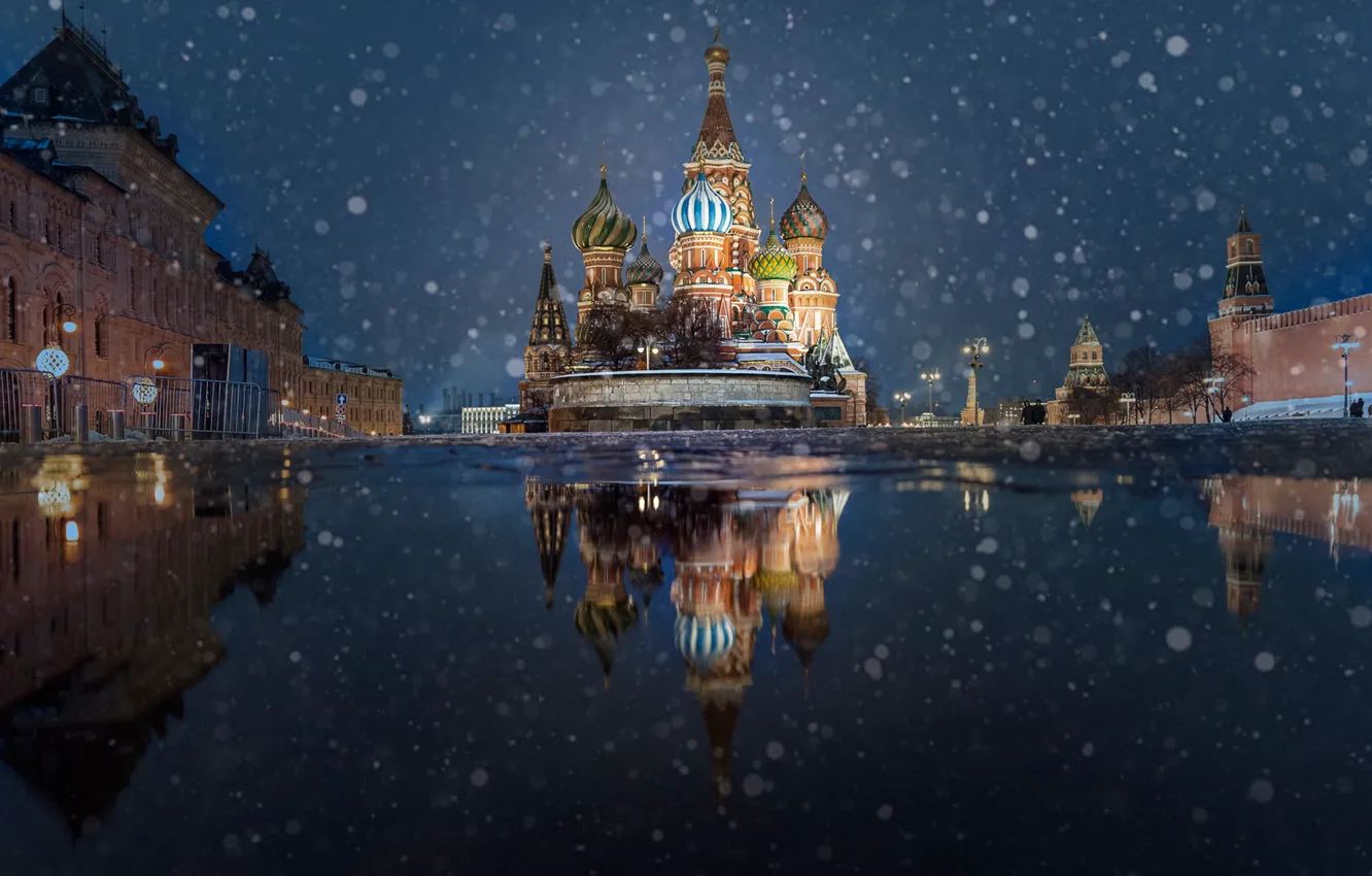 Фото обои снег, отражение, лужа, площадь, Москва, собор, храм, Храм Василия Блаженного