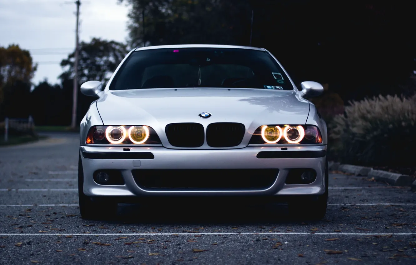 Фото обои E39, Silver, M5, Daytime Running Lights, Front view