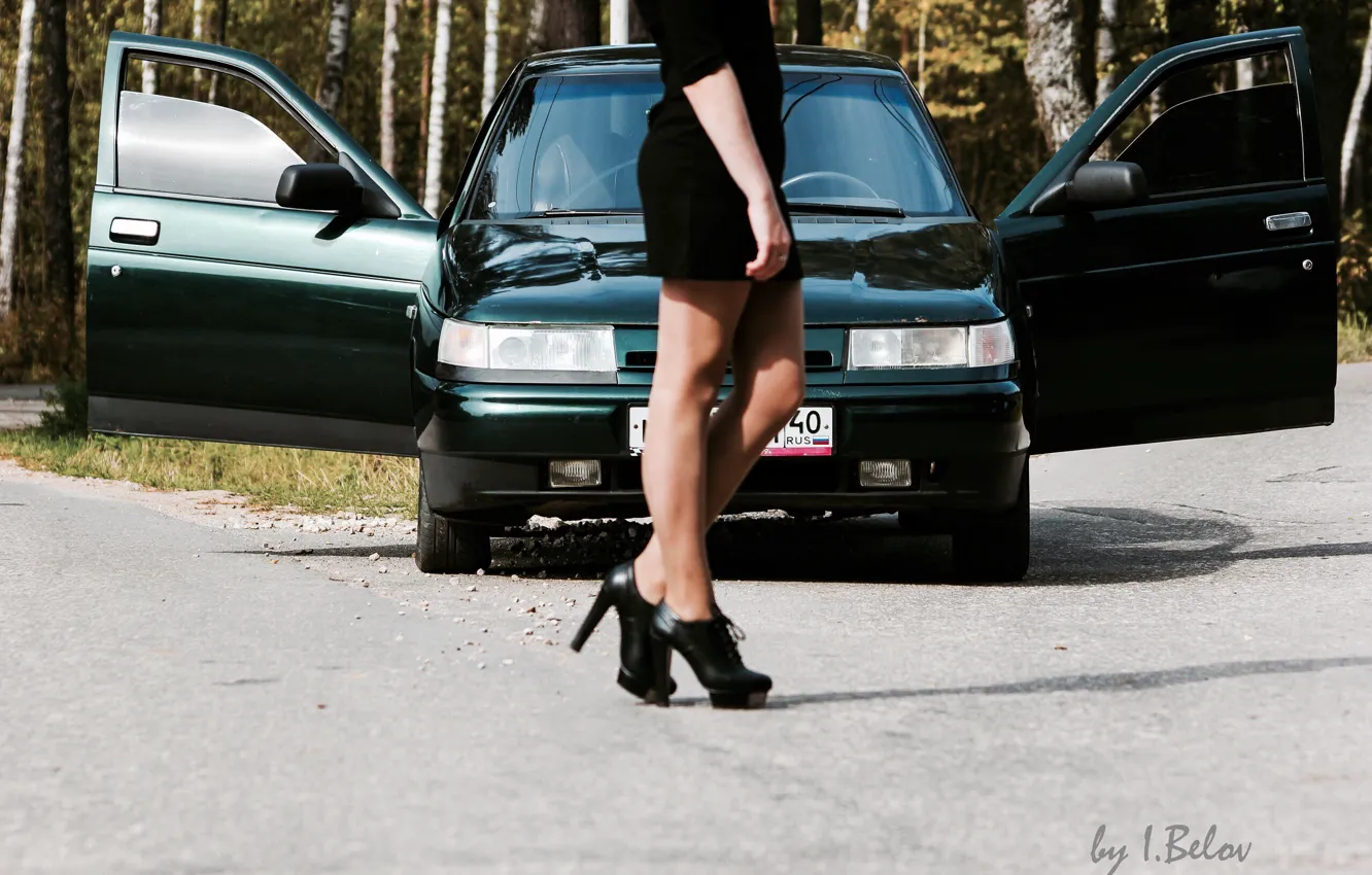 Фото обои машина, девушка, ножки, Lada, ВАЗ, 2110