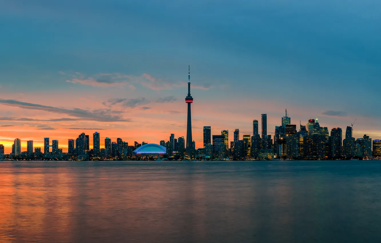 Фото обои отражение, башня, дома, Канада, Торонто
